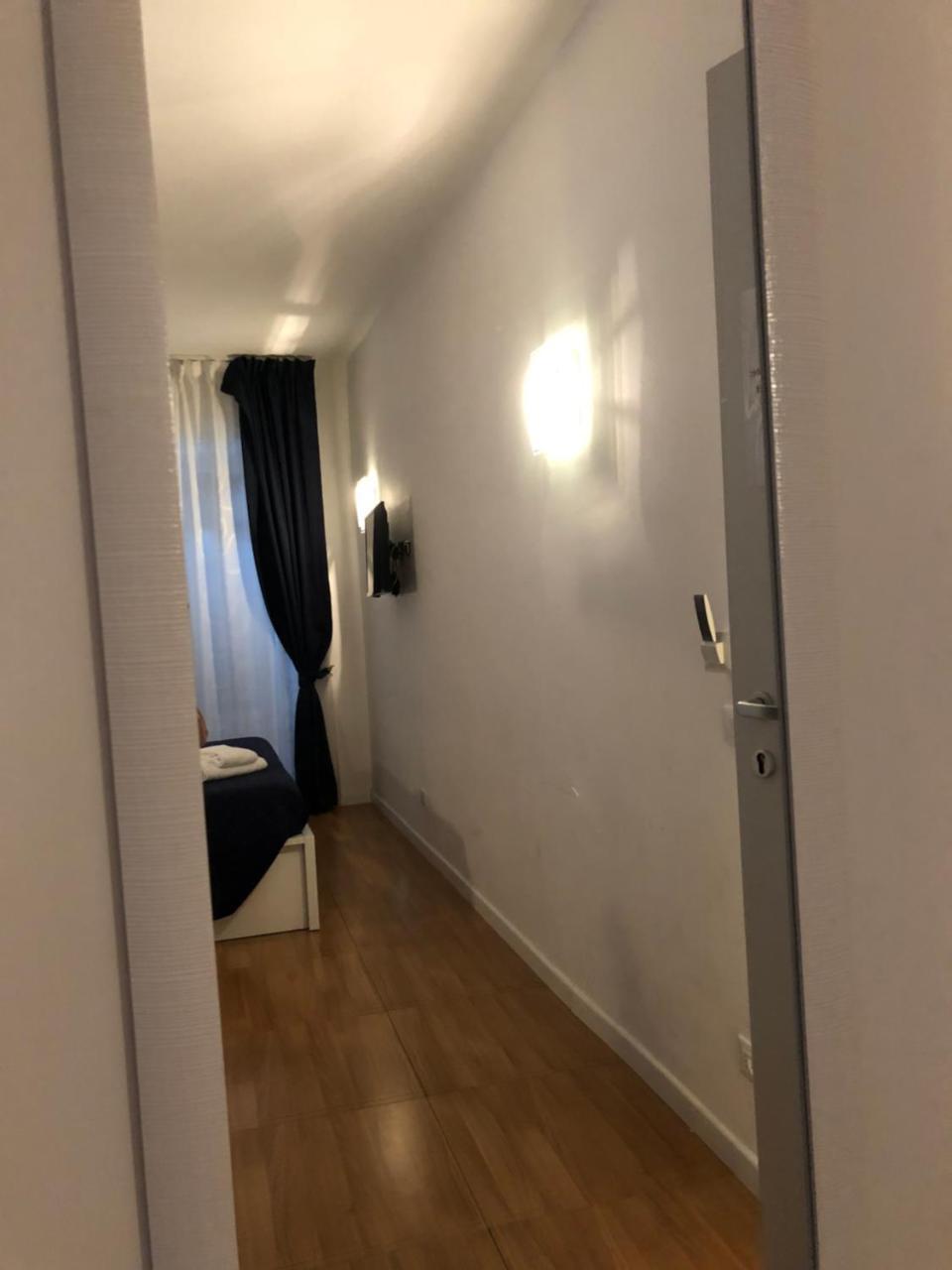 Residenza Giulia Al Colosseo Rome Bagian luar foto