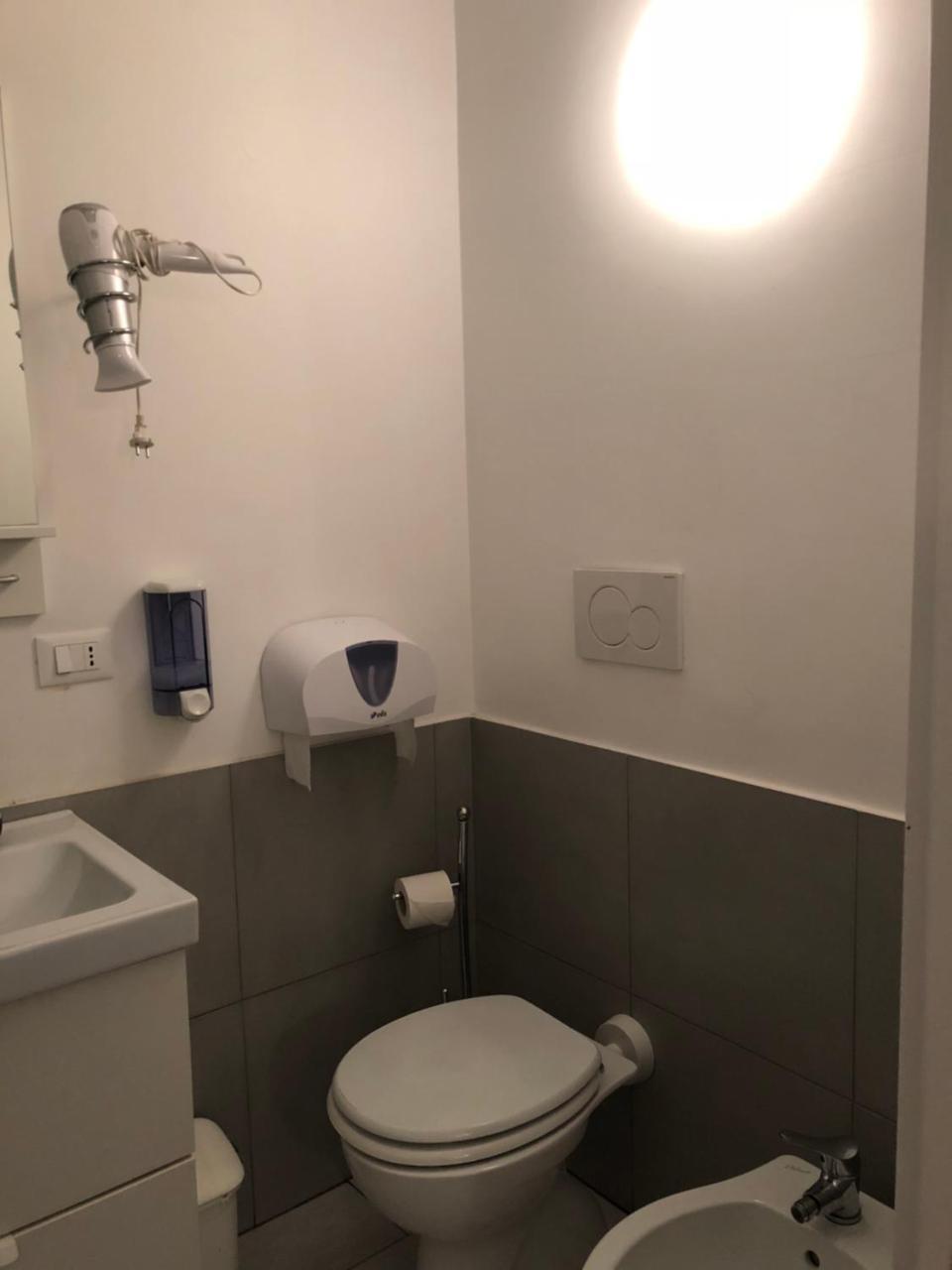 Residenza Giulia Al Colosseo Rome Bagian luar foto
