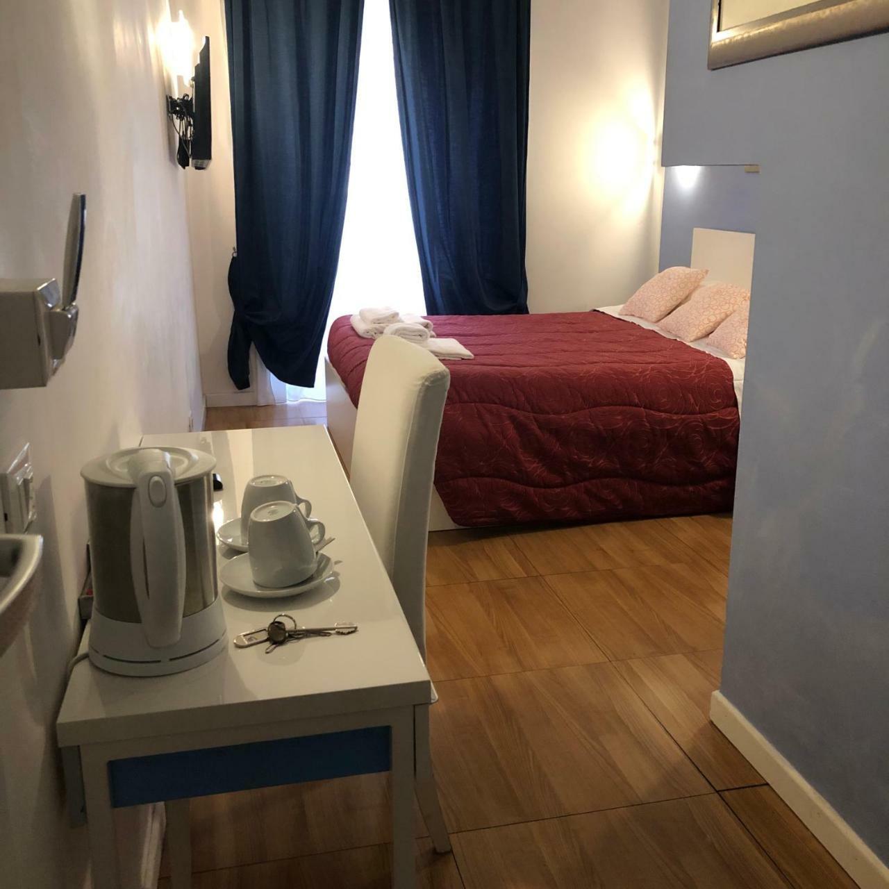 Residenza Giulia Al Colosseo Rome Bagian luar foto