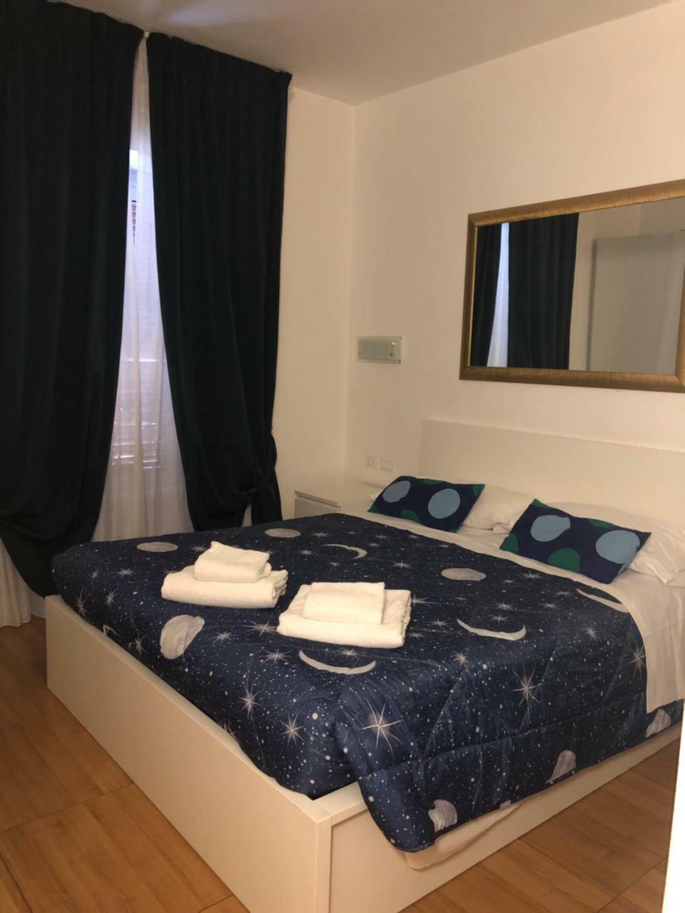 Residenza Giulia Al Colosseo Rome Bagian luar foto