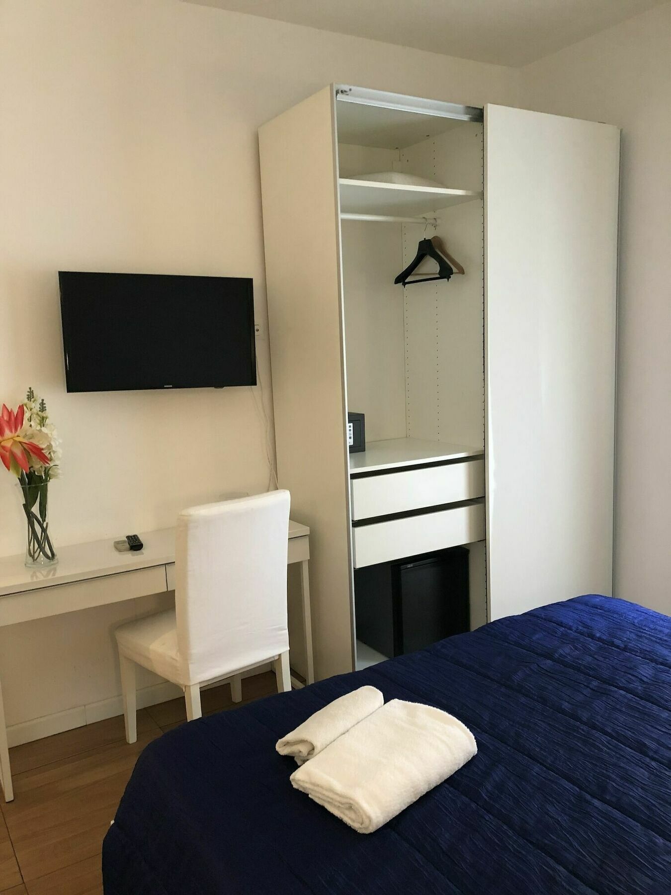 Residenza Giulia Al Colosseo Rome Bagian luar foto