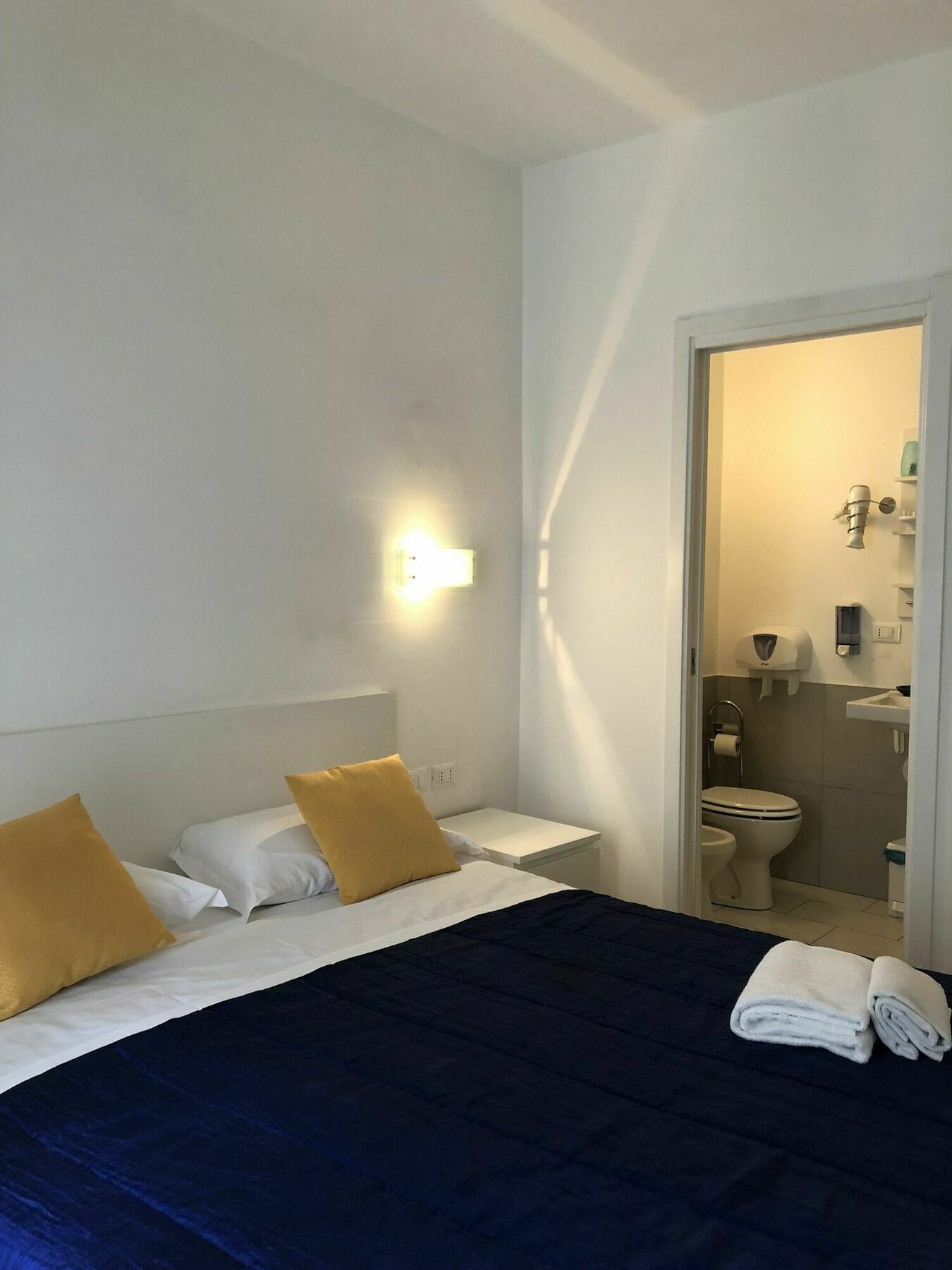 Residenza Giulia Al Colosseo Rome Bagian luar foto